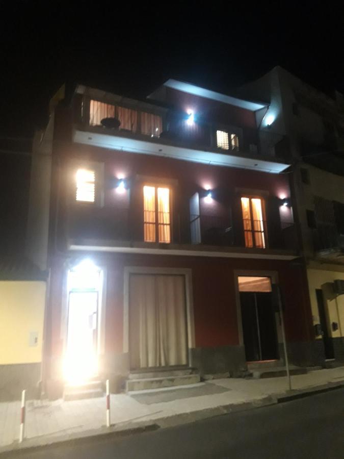Bed & Breakfast Dietro Le Mura Ачи Костелло Экстерьер фото
