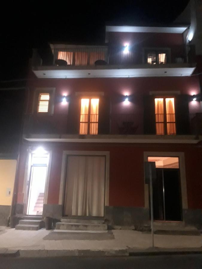 Bed & Breakfast Dietro Le Mura Ачи Костелло Экстерьер фото